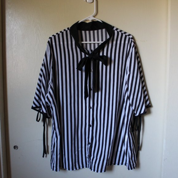 SHEIN PLUS HALLOWEEN CRISS CROSS BACK PINAFORE DRESS & SHIRT - Picture 4 of 7